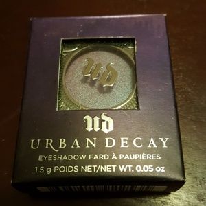 Urban Decay Eyeshadow In Tonic